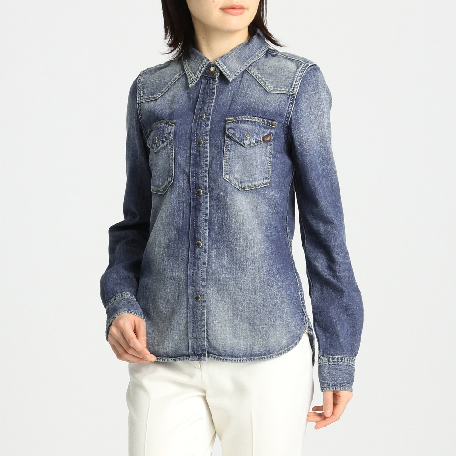 人気のファッショントレンド 最新ヤヌーク デニム シャツ