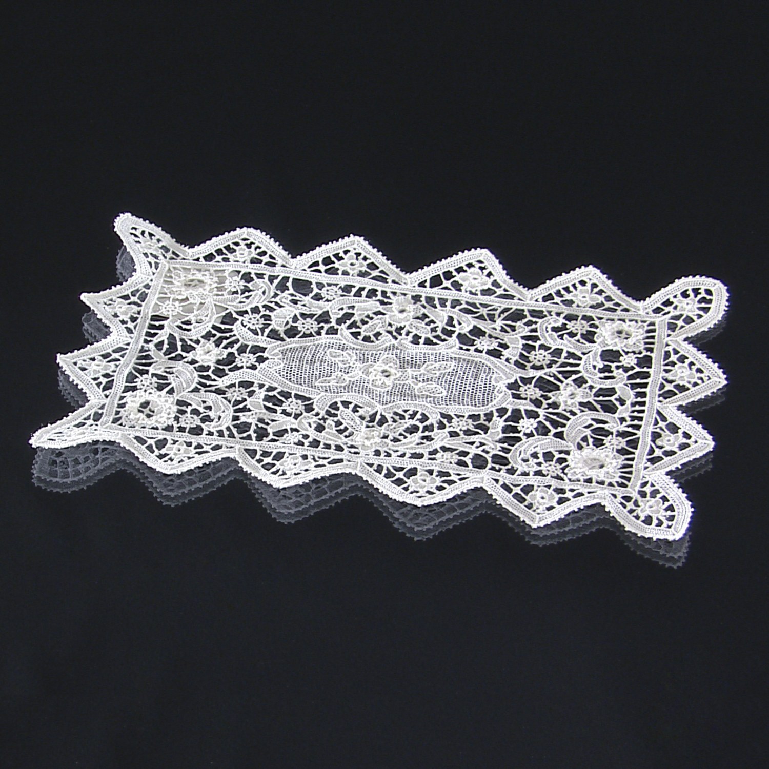 マルティーナ・ヴィダル・ヴェネツィア メルレットレース ミニテーブルセンター 