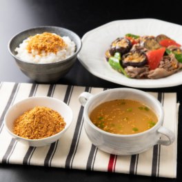 五十嵐美幸 食べる贅沢XO醤 ＜レッドタイプ（辛味タイプ）＞への