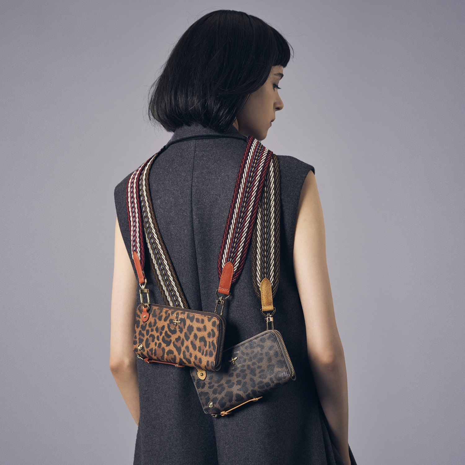 エーディーエムジェイ 牛革ヘアカーフ風型押し クロスボディ ラウンドウォレット ショップチャンネル