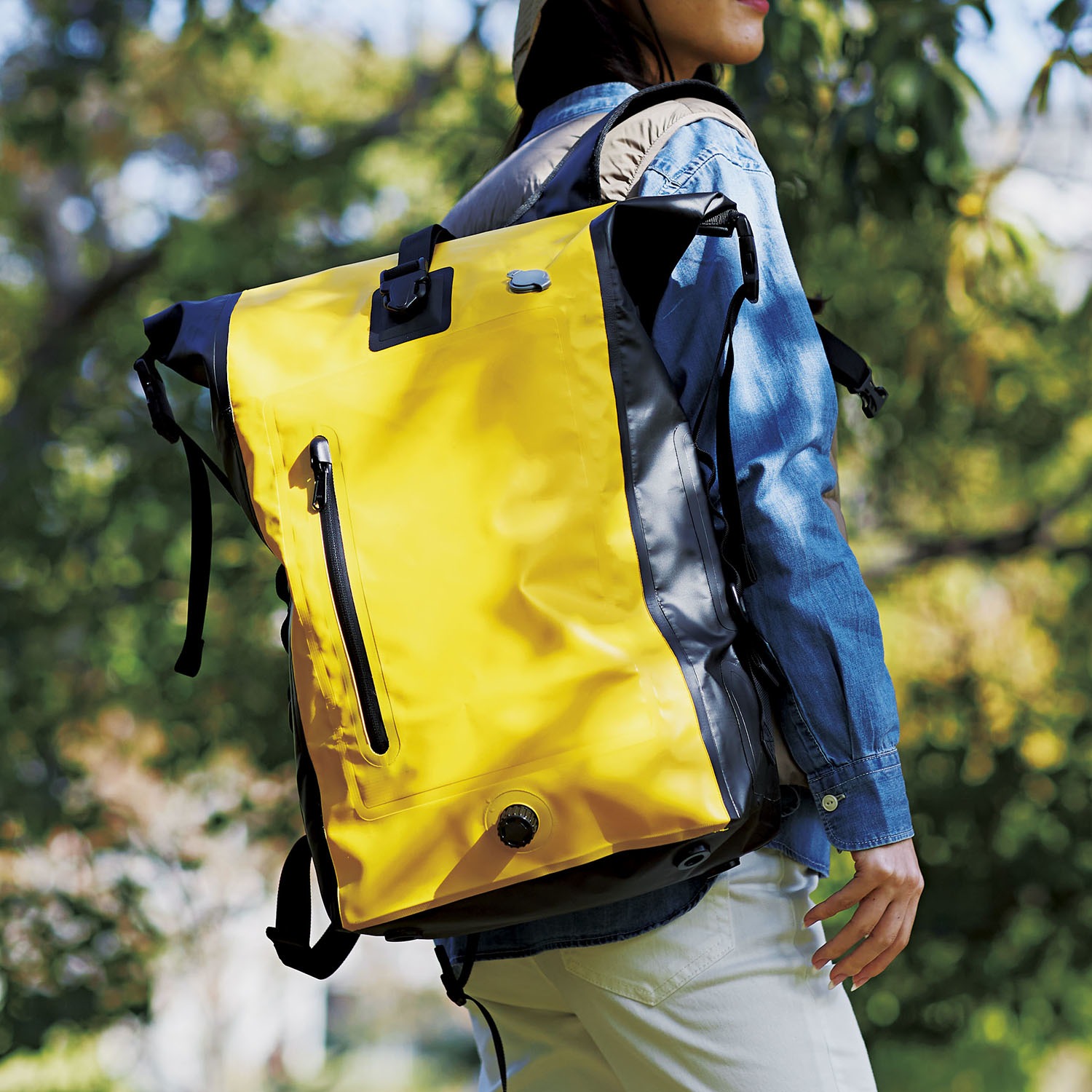 水から荷物を守る！ 水も運べる防水バッグ ウォーターガードリュック