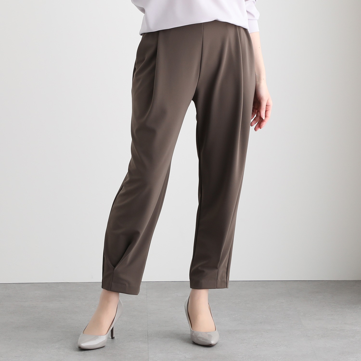 上質ごこち アルディナ ドレープ ペグパンツ