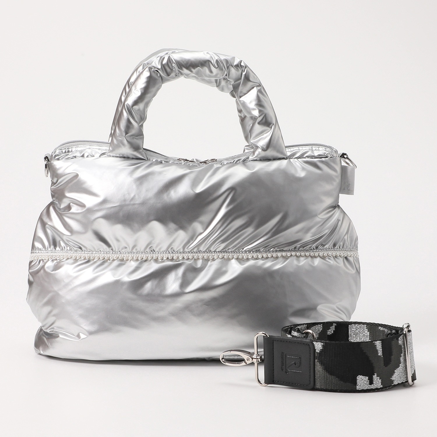 ルートート ダウンとフェザーで ふんわり軽く暖かい デザインストラップ付 ２ウェイトートバッグ