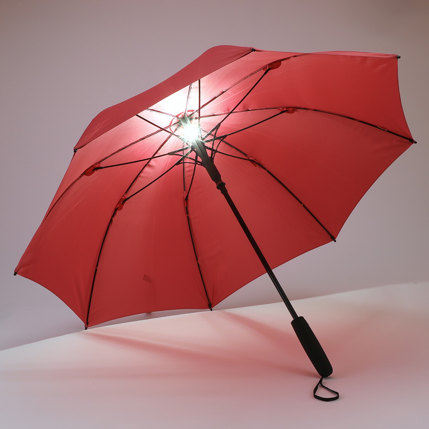 マブ ＬＥＤライト内蔵で 雨の夜道をパッと照らす アンブレランタン