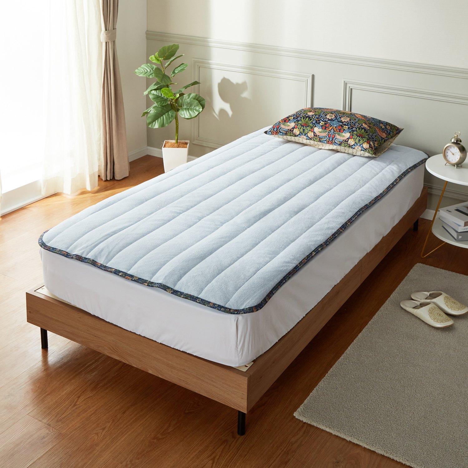 ＜シングル＞モリスギャラリー いちご泥棒 コットンパイル 敷きパッド 