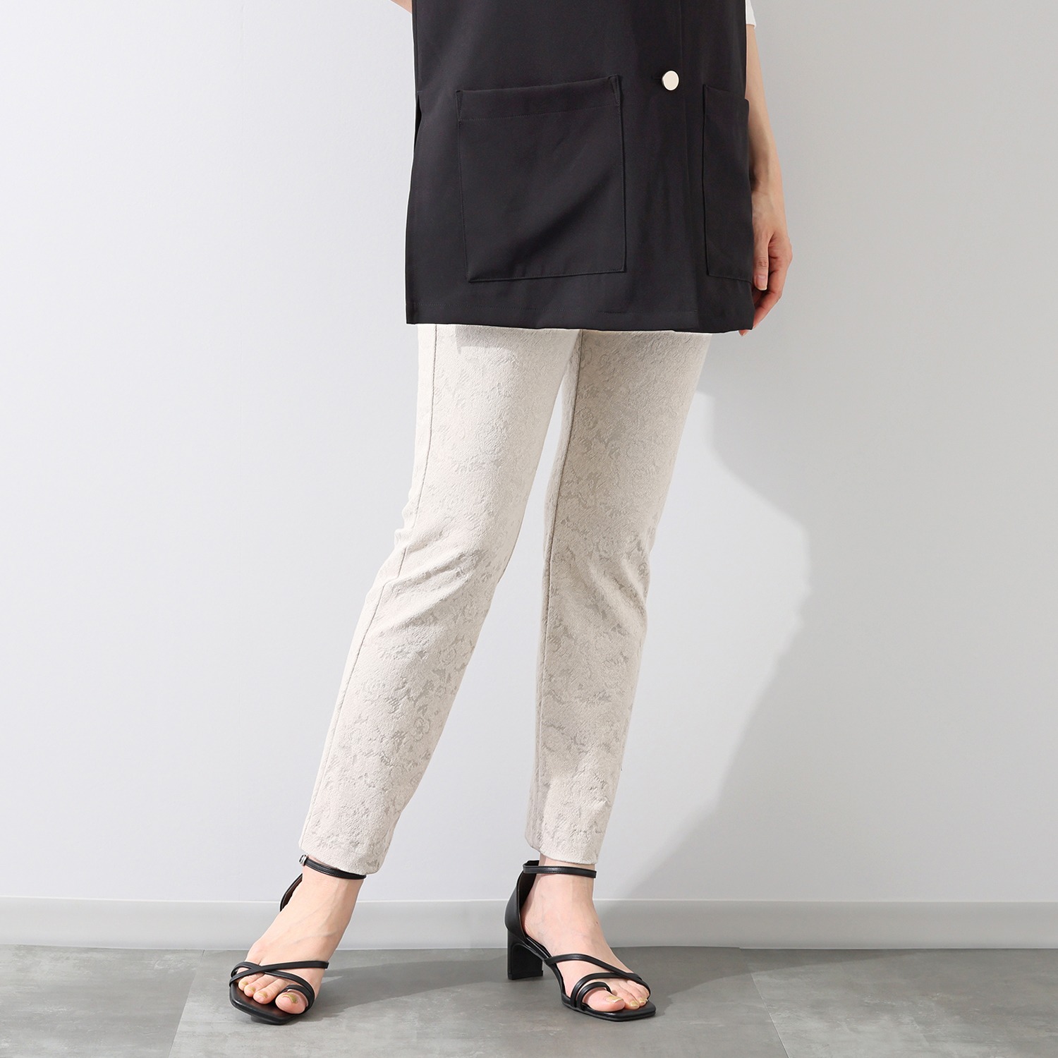 上質ごこち アンティークローズ ジャガード シガレットパンツ