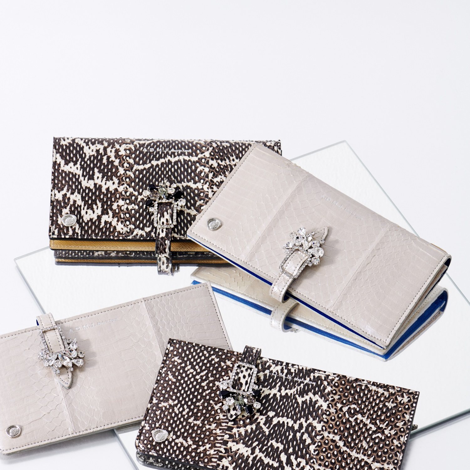 エーディーエムジェイ スネークレザー ベルトデザイン ロング