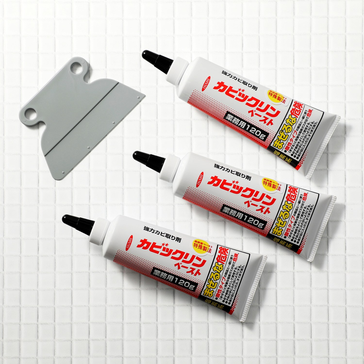 ペースト状で長時間密着 壁面のカビ取りも楽々！ カビックリン ３本セット