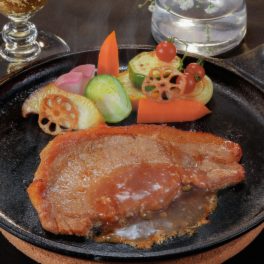 野菜のフレンチ “ＴＳＵＳＨＩＭＩ” 九州産豚肉の ジンジャーポークソテー