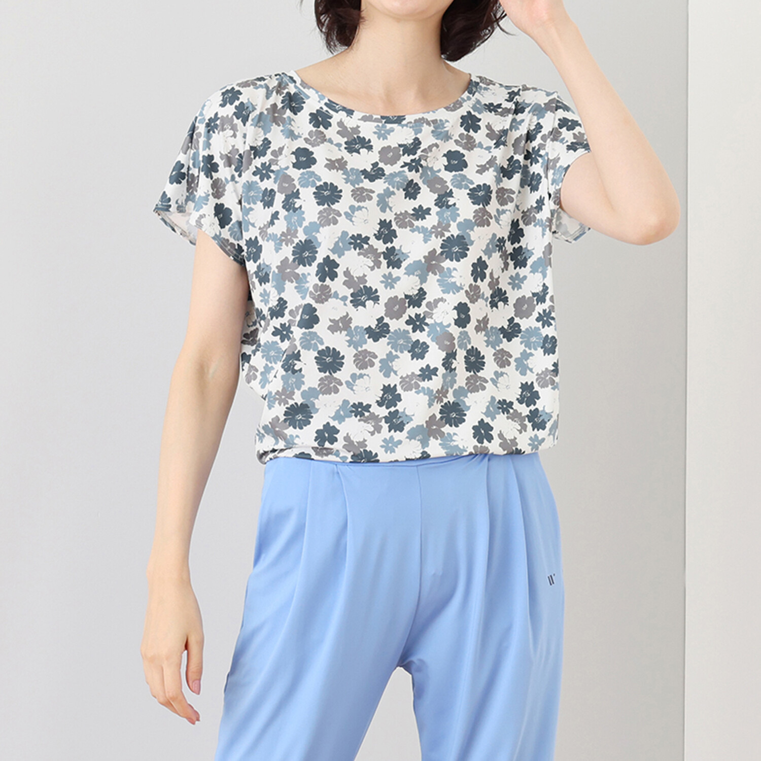 ＴＨＥ　ＷＥＬＬ つい動きたくなる！ そんな心躍るヨガウエア オーバーサイズ 半袖トップス