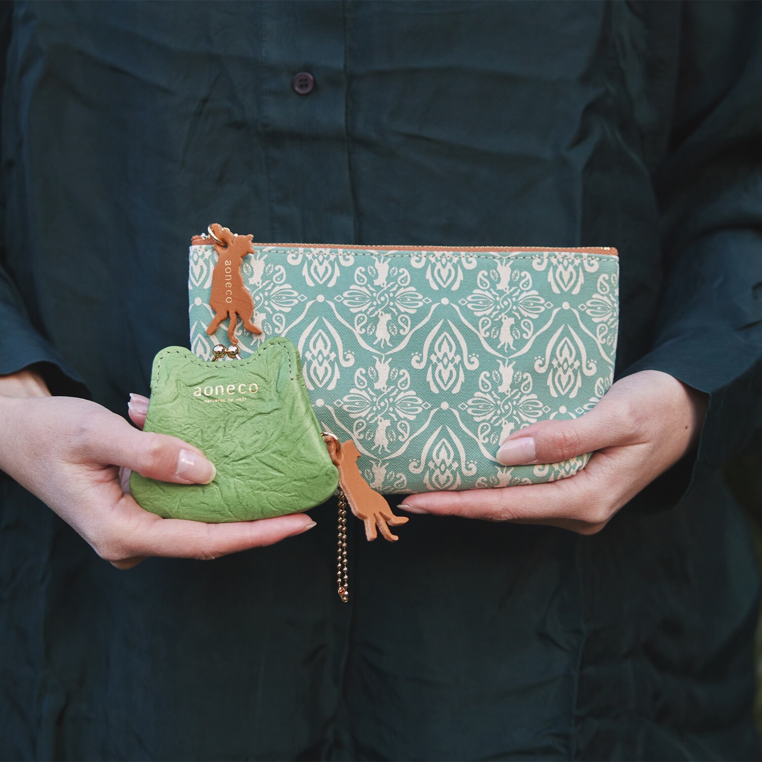 アオネコ がま口マイクロケース＆ ポーチＳ ＜保護ネコ寄付チケット 　７７０円分付＞