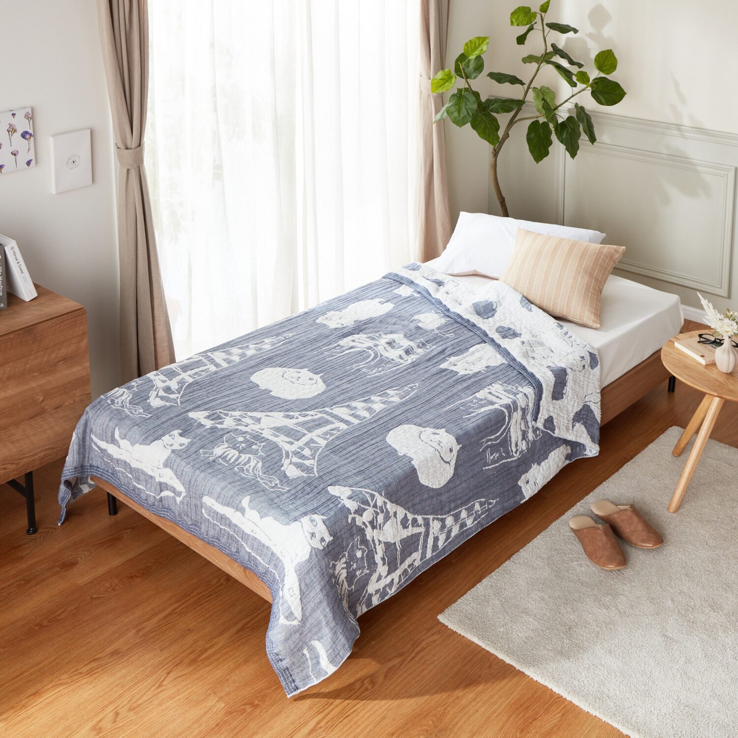 ワンダフルワールド ｂｙ　アキコオブチ 浮かし織り 日本製ガーゼケット “旅するネコ” ＜シングル＞