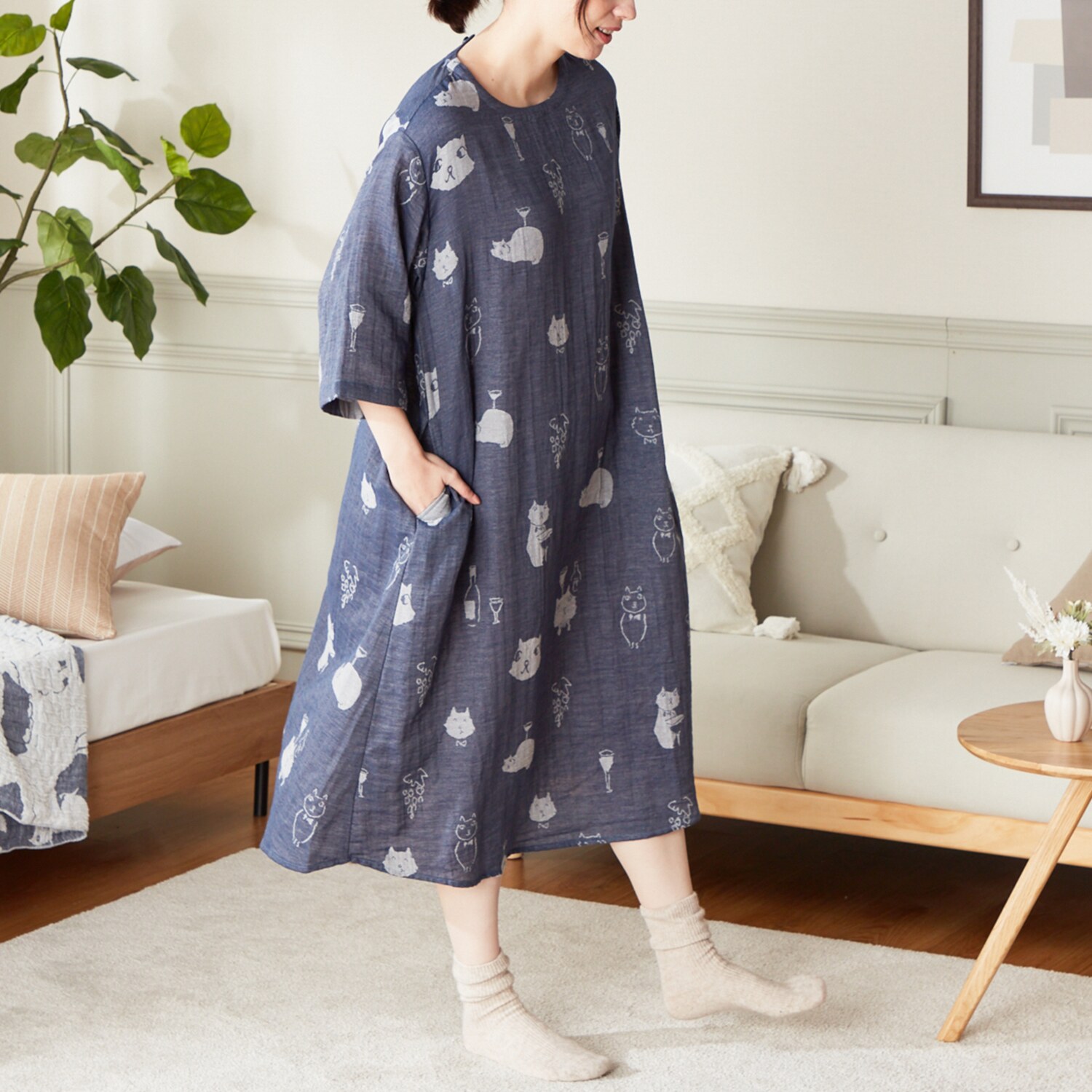 アキコオブチ 日本製 コットン１００％ ダブルガーゼ ロングワンピース “旅するネコ”
