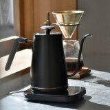 飲み物に適した温度で お湯が沸かせる！ 細口ノズルで注ぎやすい 温度設定機能付電気ケトル