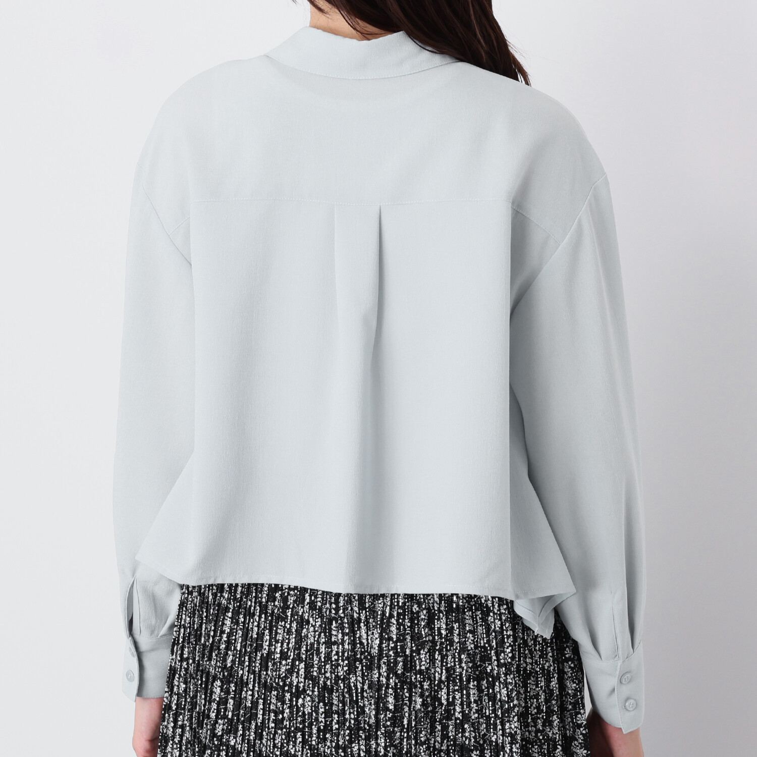 アリュメット タックデザイン クロップドシャツ