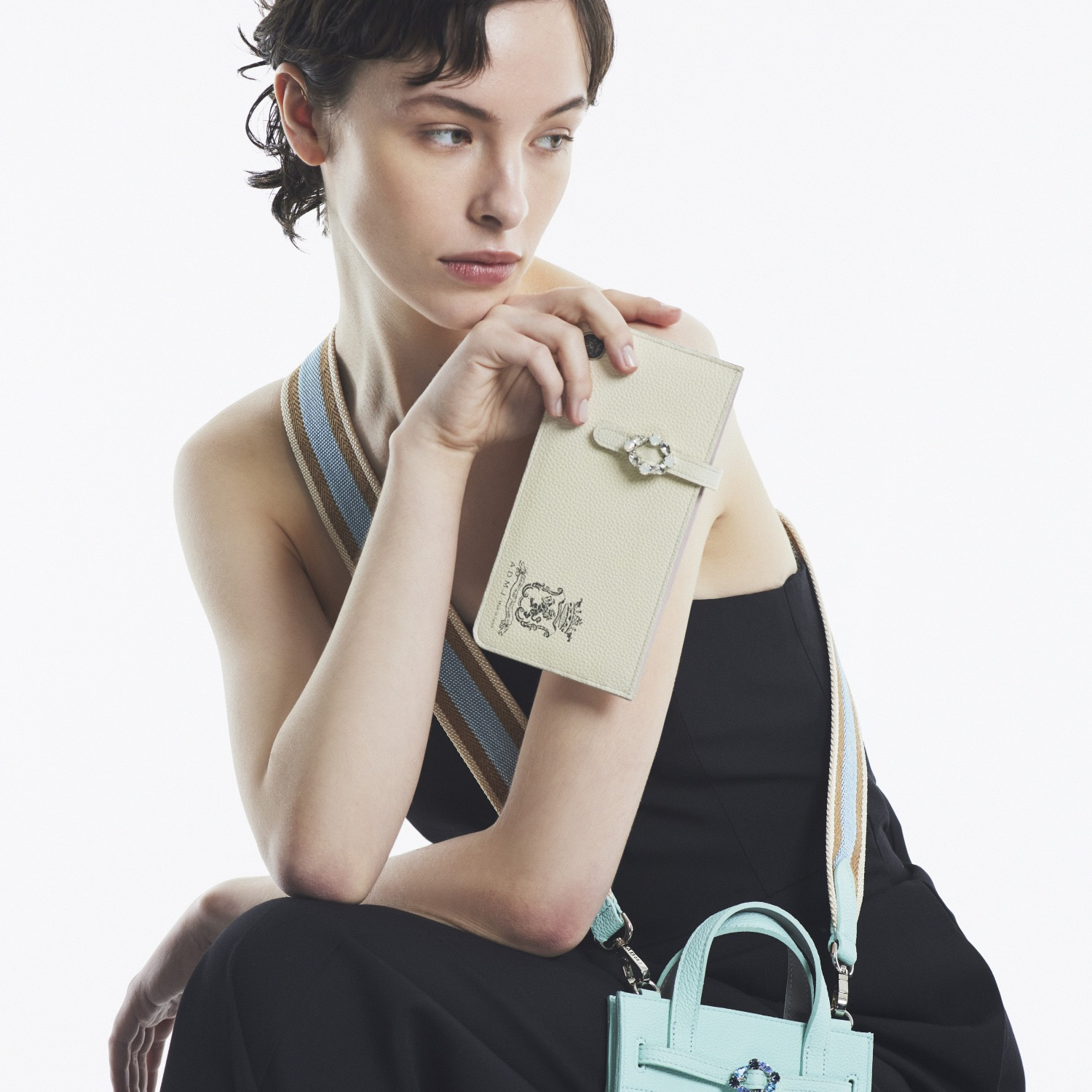 エーディーエムジェイ スパニッシュレザー ビジュウモティーフ スリムウォレット