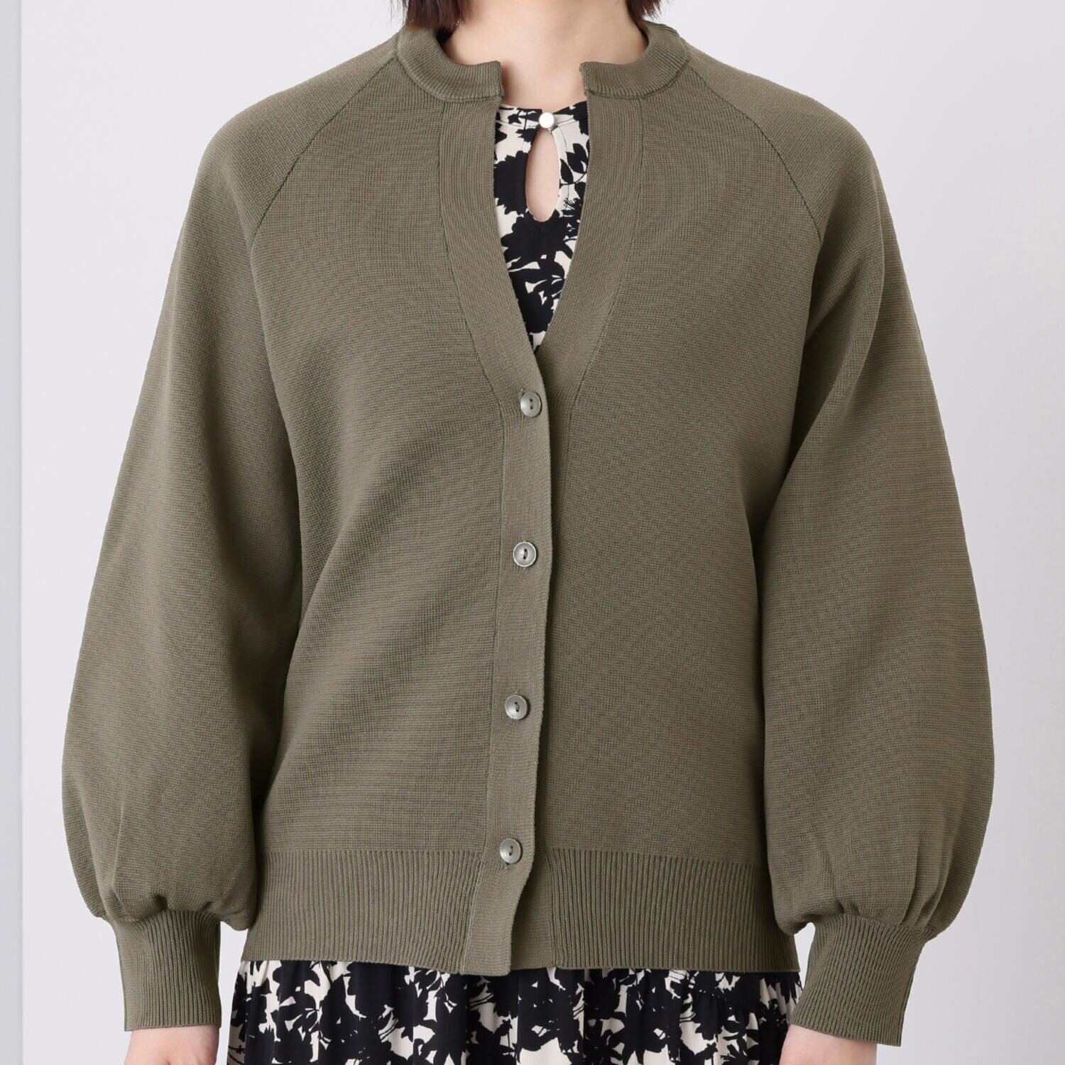 ルクオーレ 軽やかに羽織れる ハーフミラノ編 スリットネック