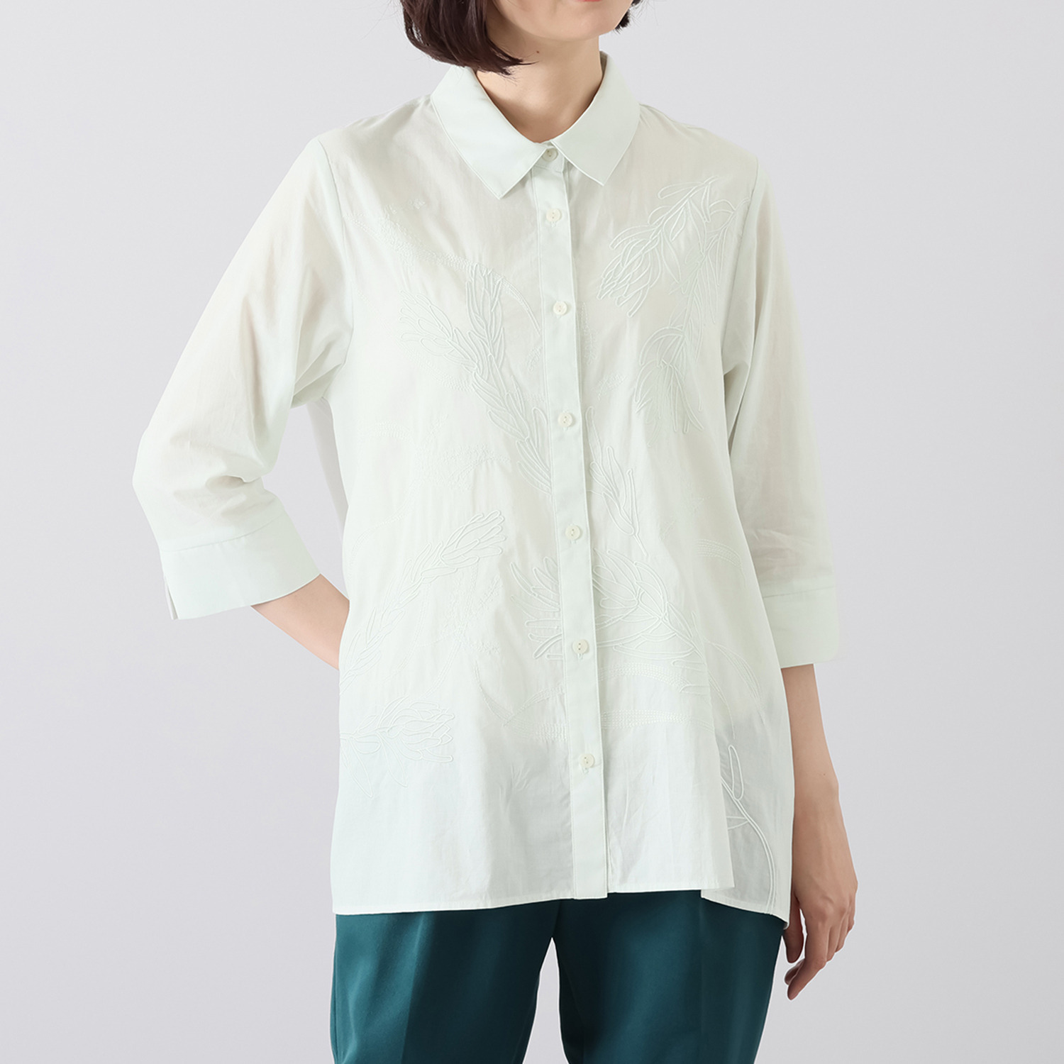 ダジュール 刺しゅうデザイン ブラウス