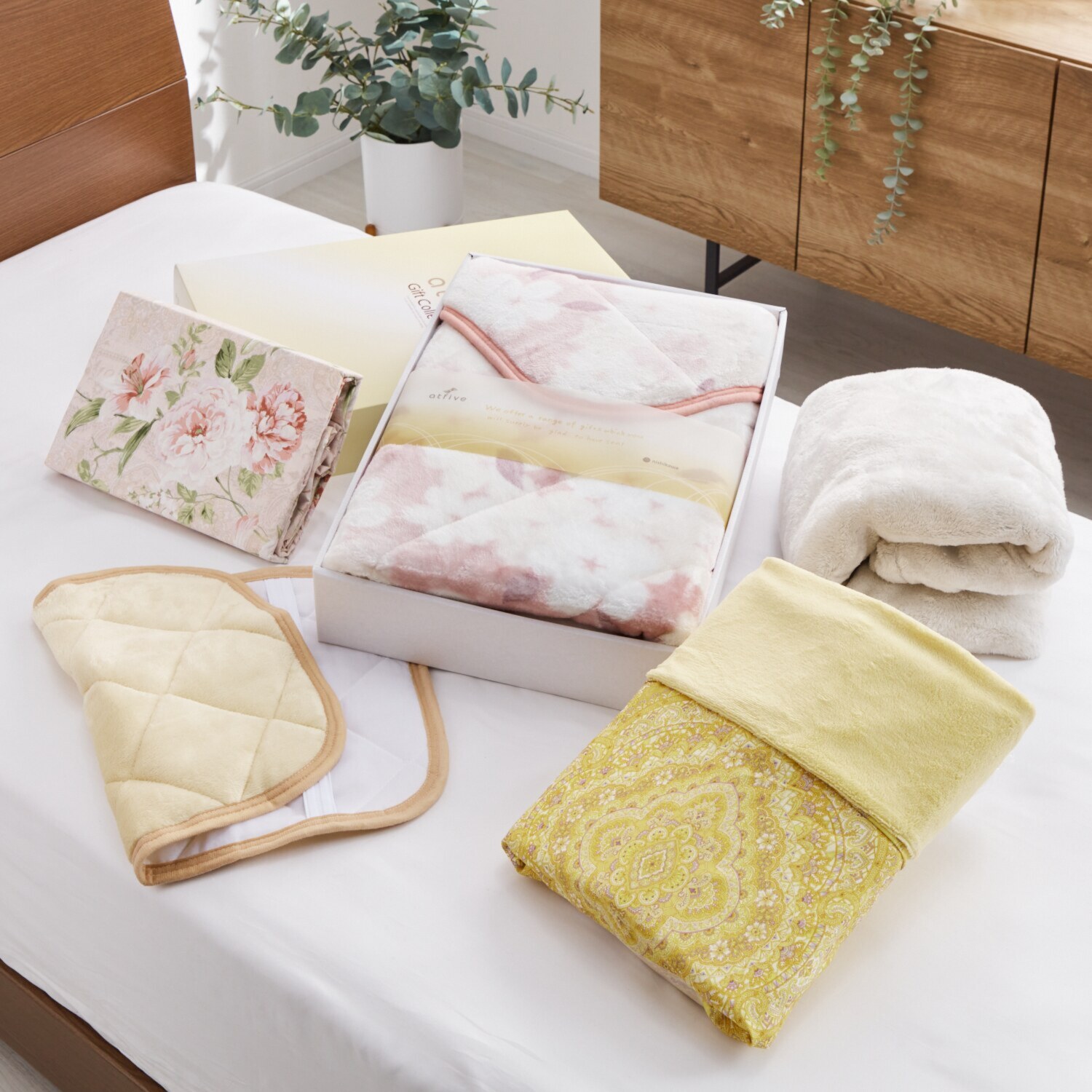 ｎｉｓｈｉｋａｗａ　西川 オータム＆ウィンター ハッピーボックス５点 ２０２４