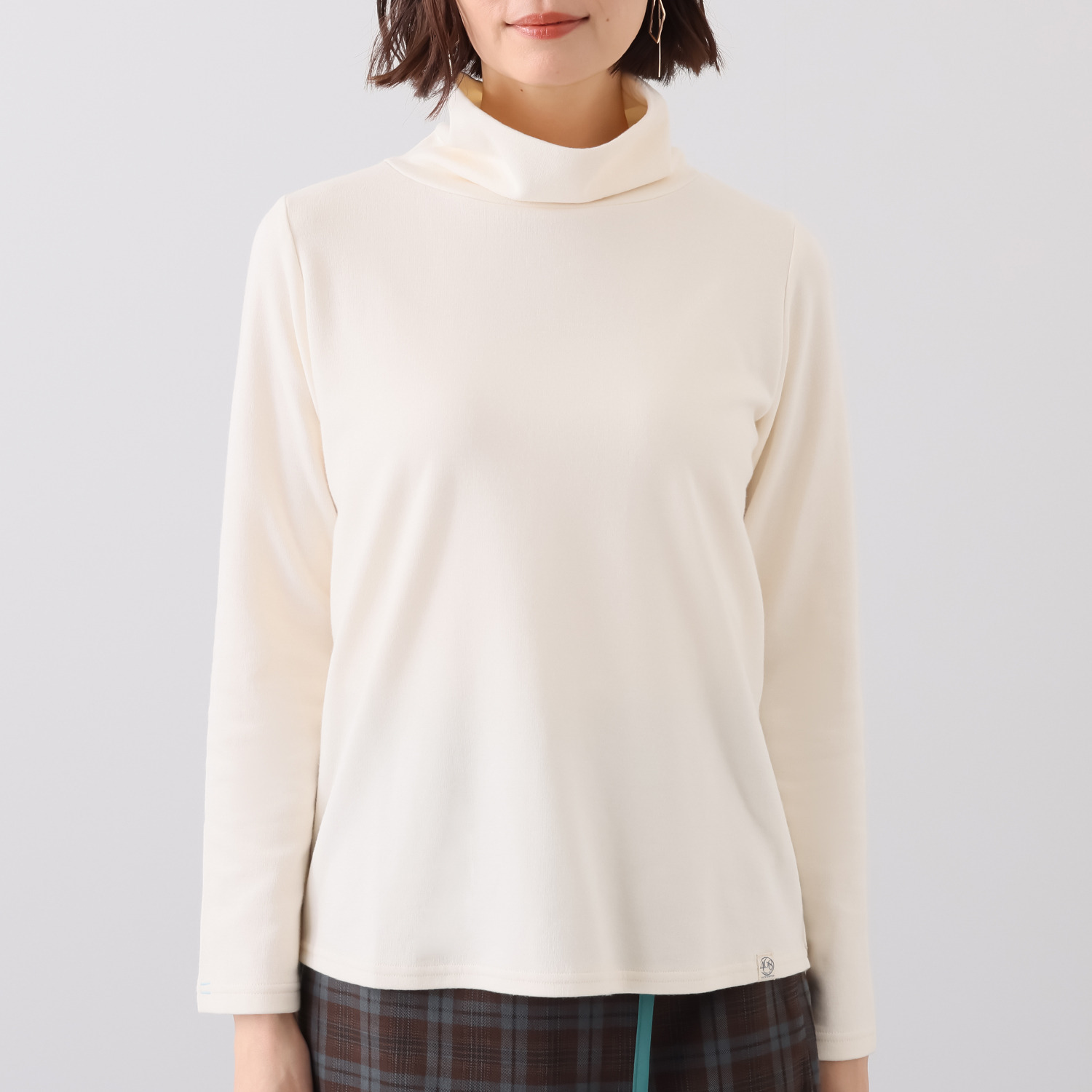 シロヤイチガントウキョウ コーコランコットン混 完全接結 タートルネック プルオーバー