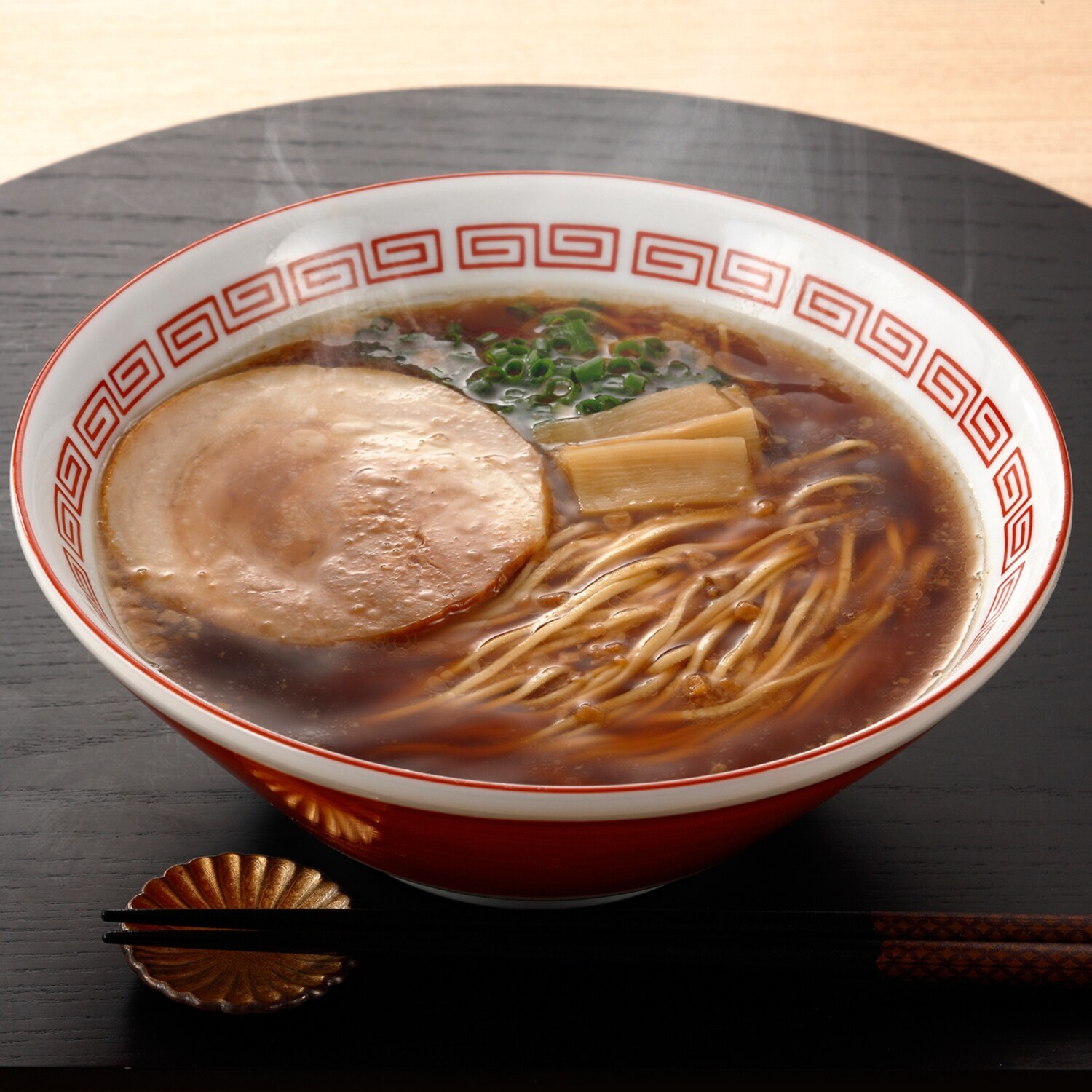 広島＜阿藻珍味＞ 自家製熟成麺使用！ 瀬戸内の 魚介の旨みあふれる 尾道ラーメン