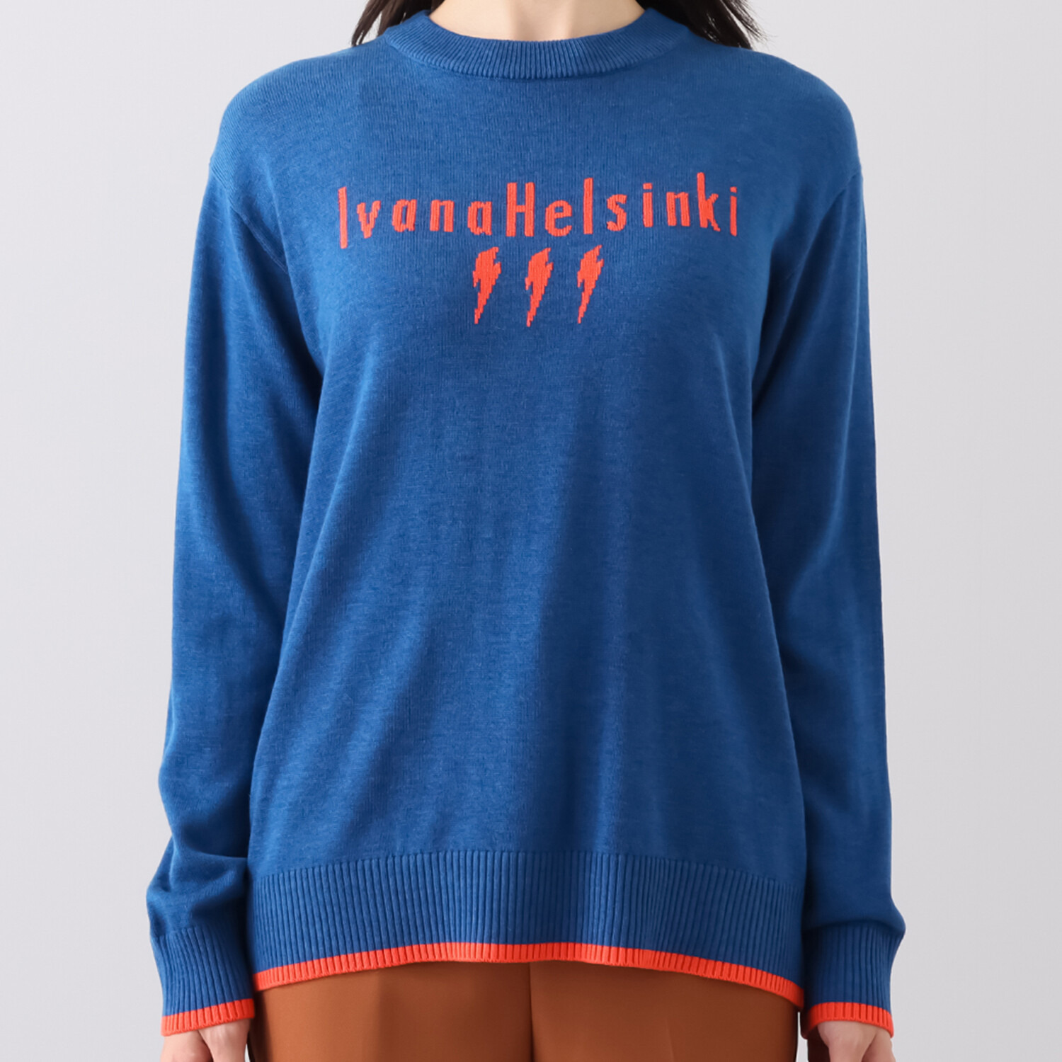 イヴァナ・ヘルシンキ ジャガードロゴ 配色ニットプルオーバー
