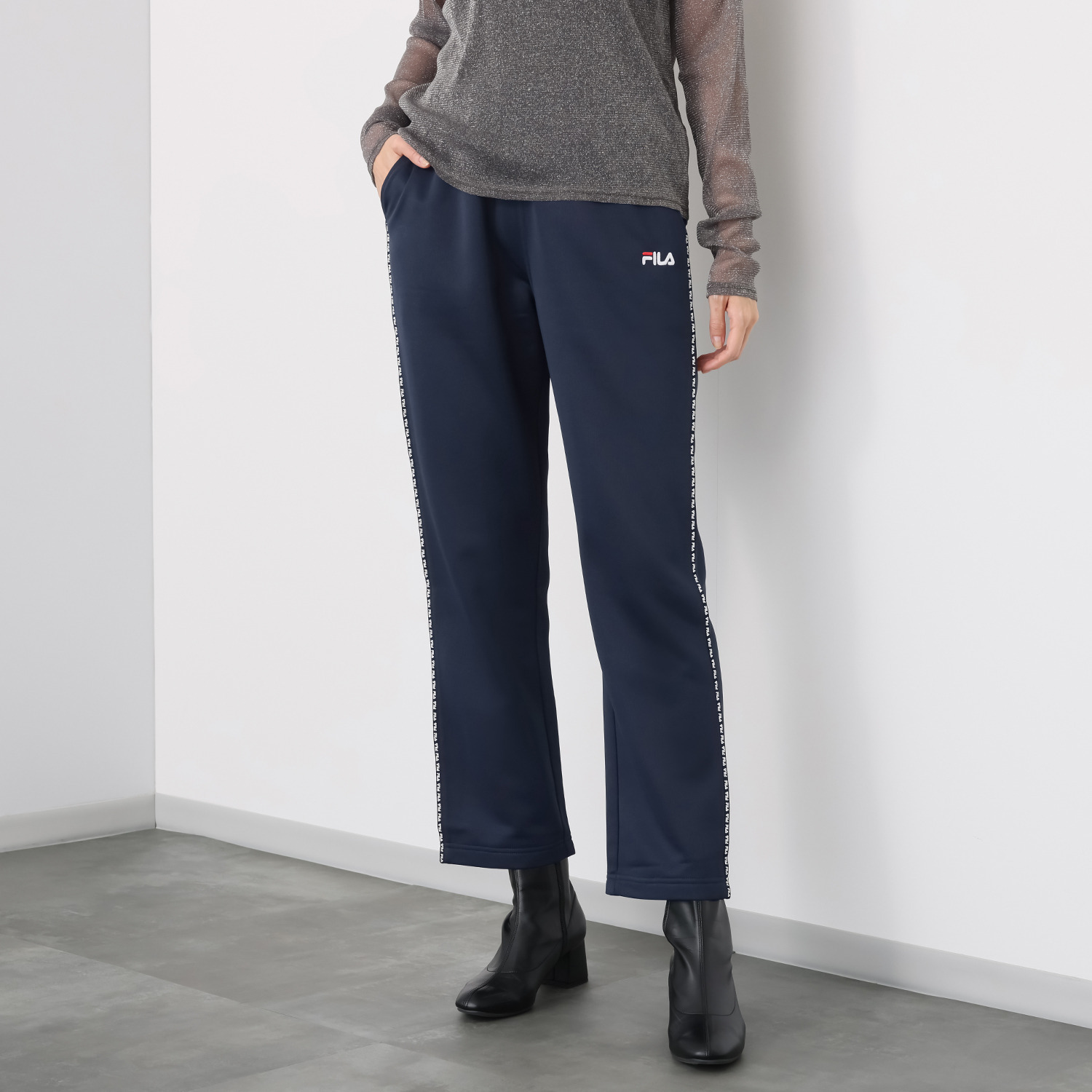 フィラ　マルチライン ＵＶカット 裏起毛ブリスター トラックパンツ