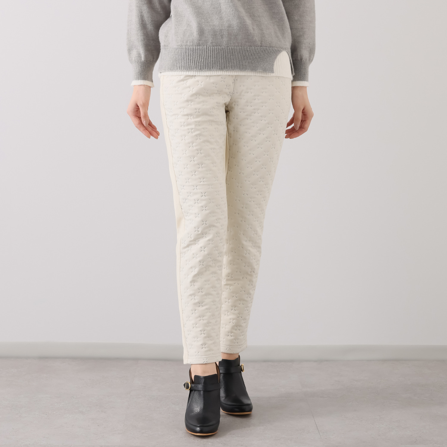 アトリエール 蓄熱保温 マジカルダウン スリムパンツ