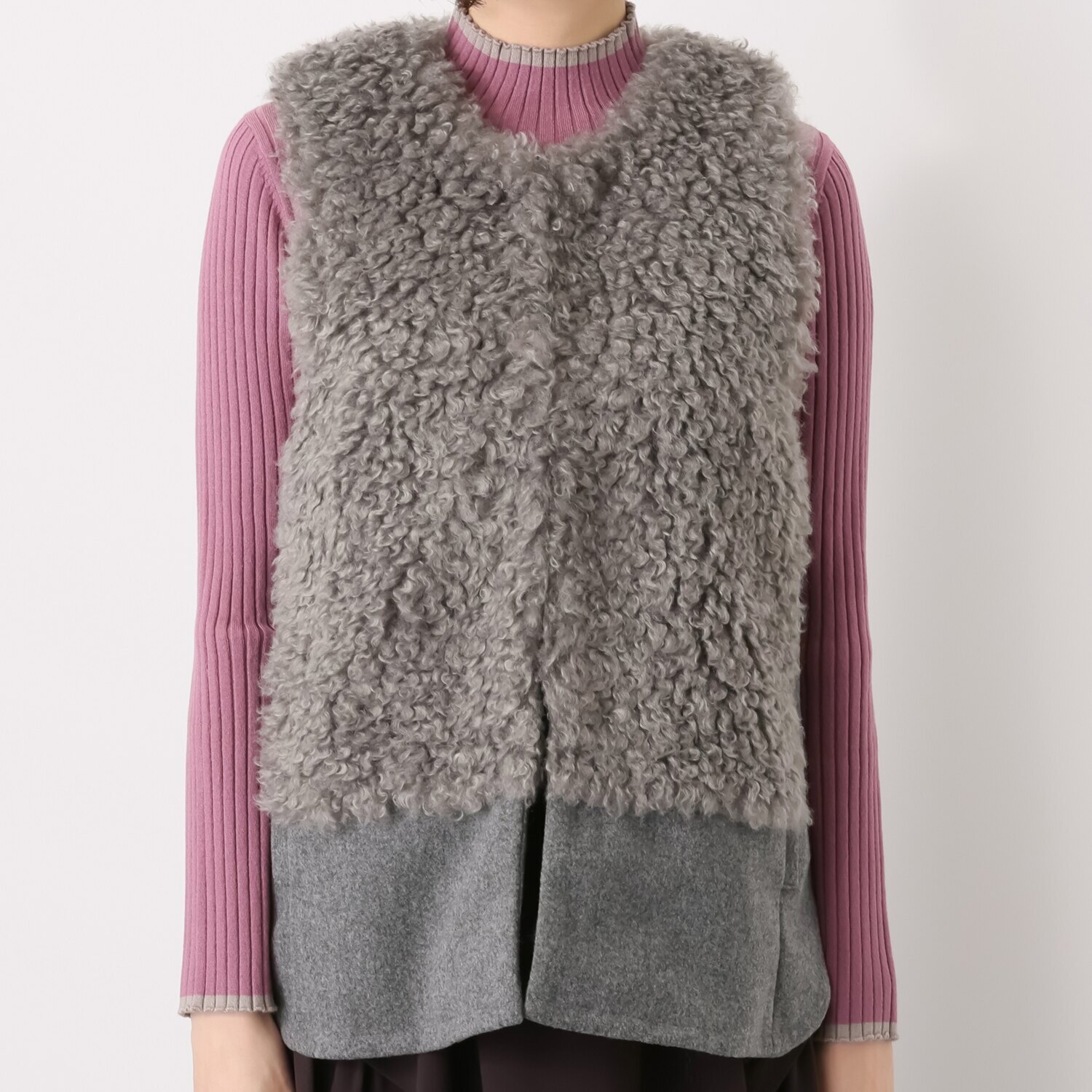 ラヴィーコンフォート プードルファー＆ バックスタイルアクセント エイジフリーでコーデ可能 パーフェクトベスト