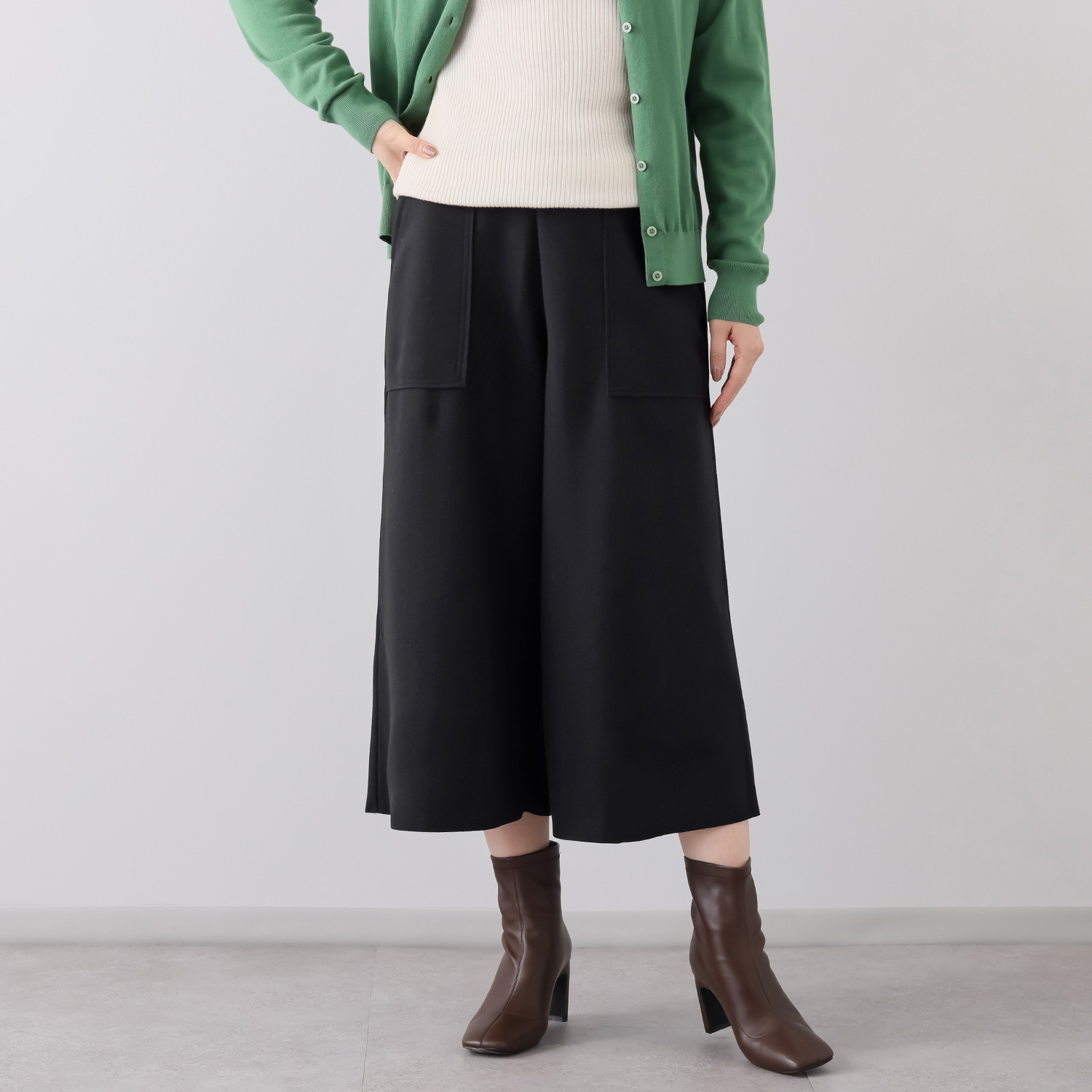 ＴＡＫＵＭＩＢＡ フェルト調ニット ベイカーポケット ワイドパンツ