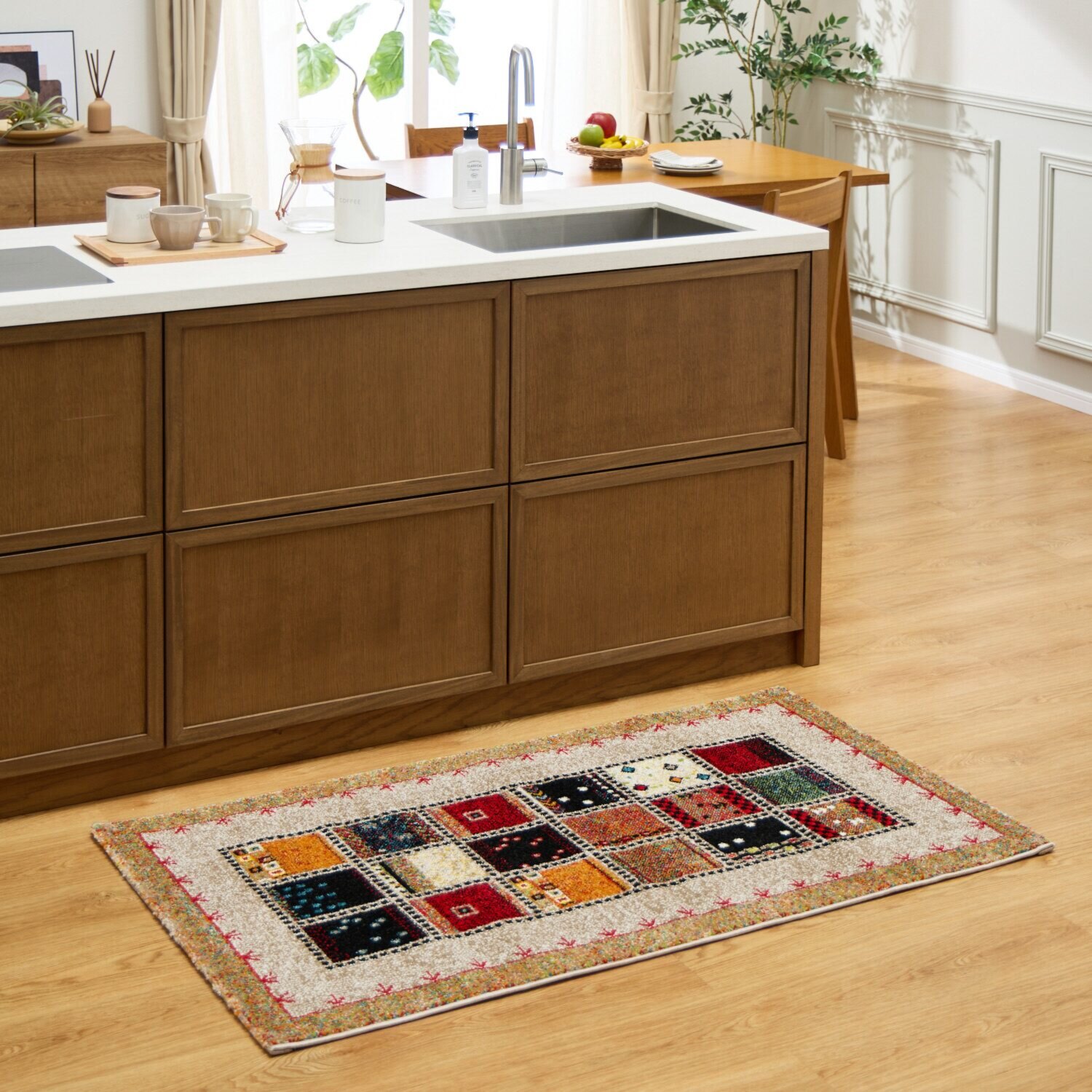 トルコ製 ウィルトン織 ヘシティデザイン インテリアマット ＜８０×１４０ｃｍ＞