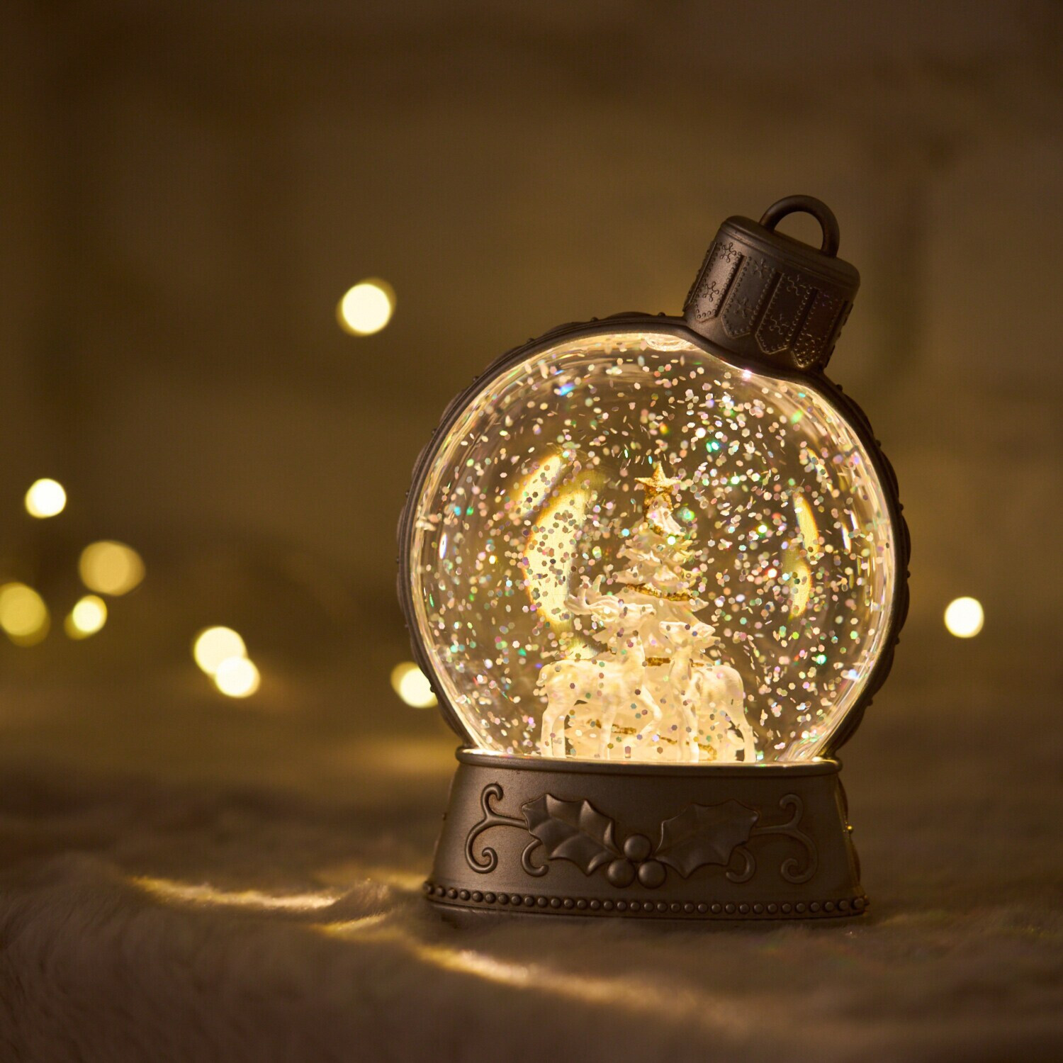 スノーグローブ ボールライトスタンド ＜ホワイトツリー＆ トナカイ＞