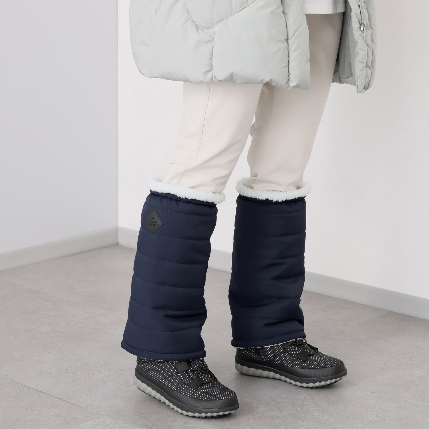 トーキョーキャンプゴー 寒い冬の必需品 ナイロンボアフリース レッグウォーマー