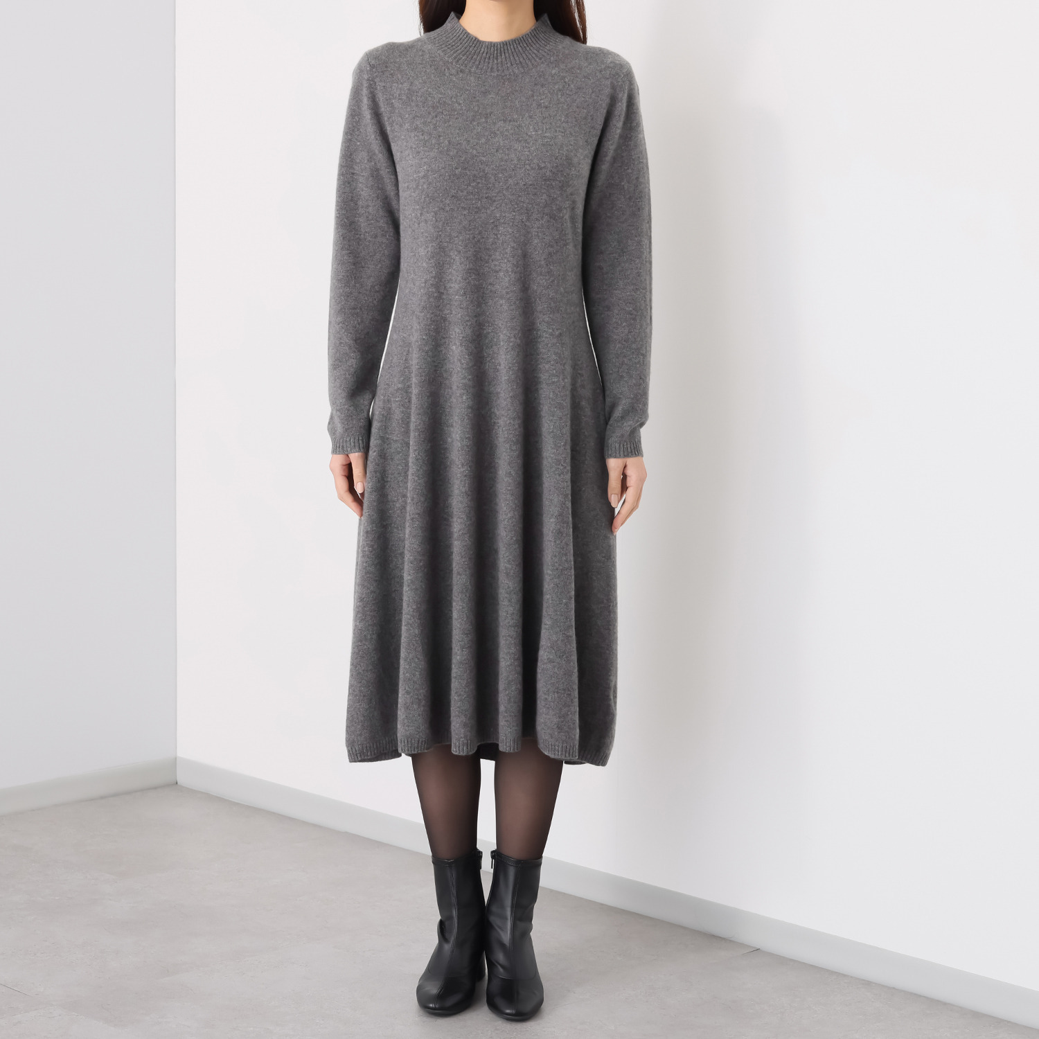 ナチュラム お手入れ簡単 カシミヤヤクの シルエットにこだわった ニットワンピース