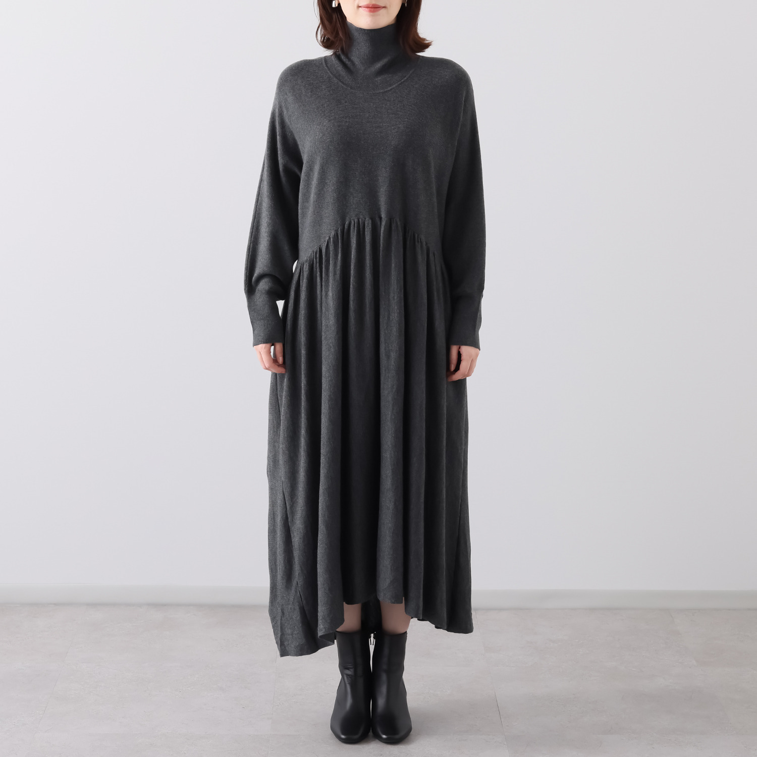 ヘ・エラ 大人美人 ストンと細見え 楽でおしゃれな ウール混 ニットギャザーワンピース