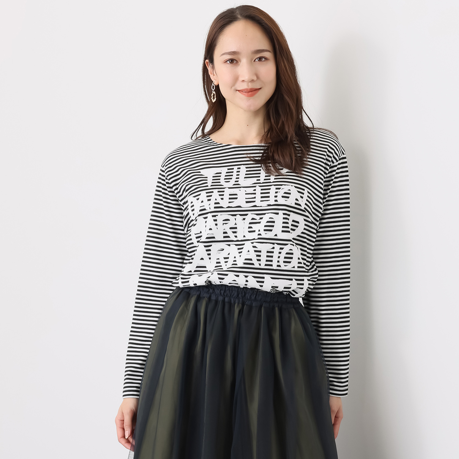 ウノ・ウノ・ドゥーエ オリジナルロゴプリント ロングＴシャツ