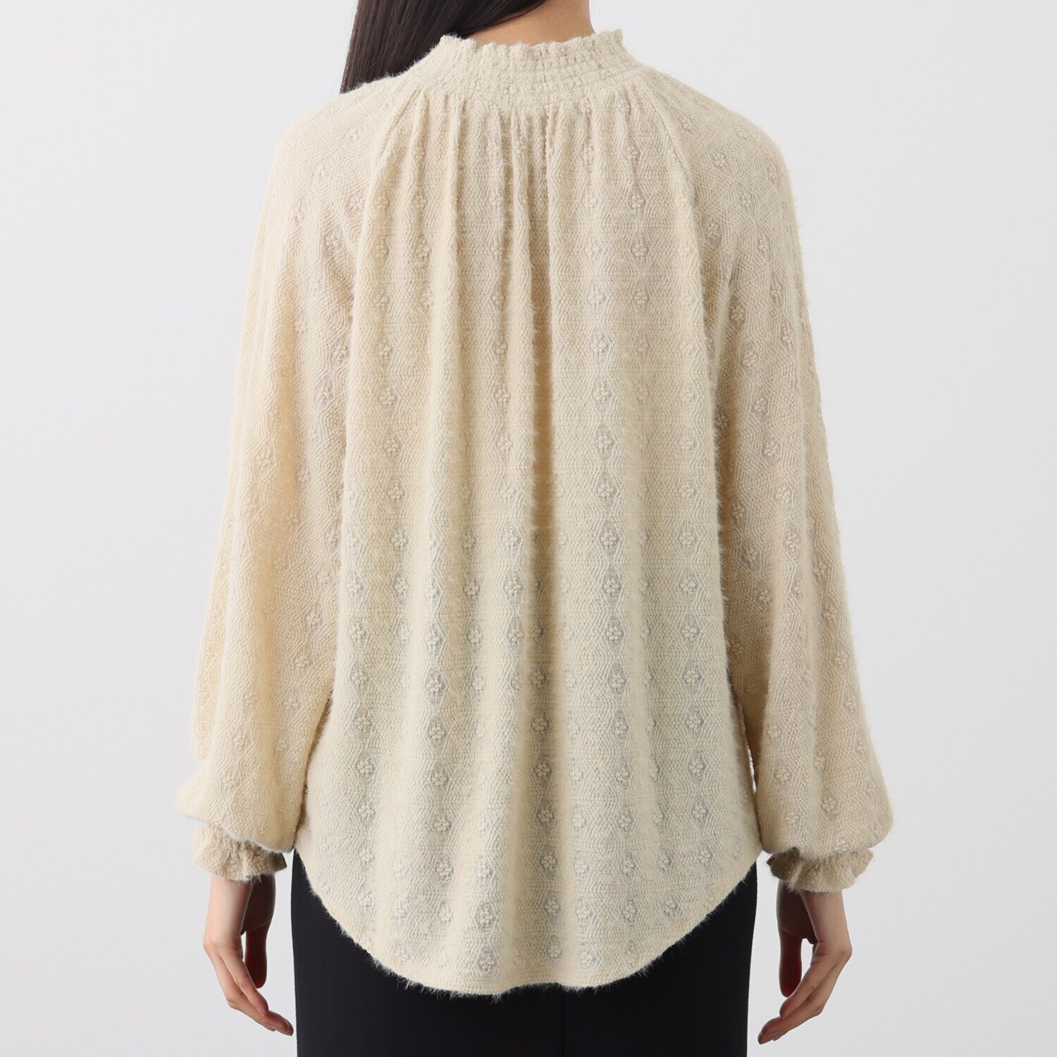 アリュメット 起毛レース シャーリングブラウス