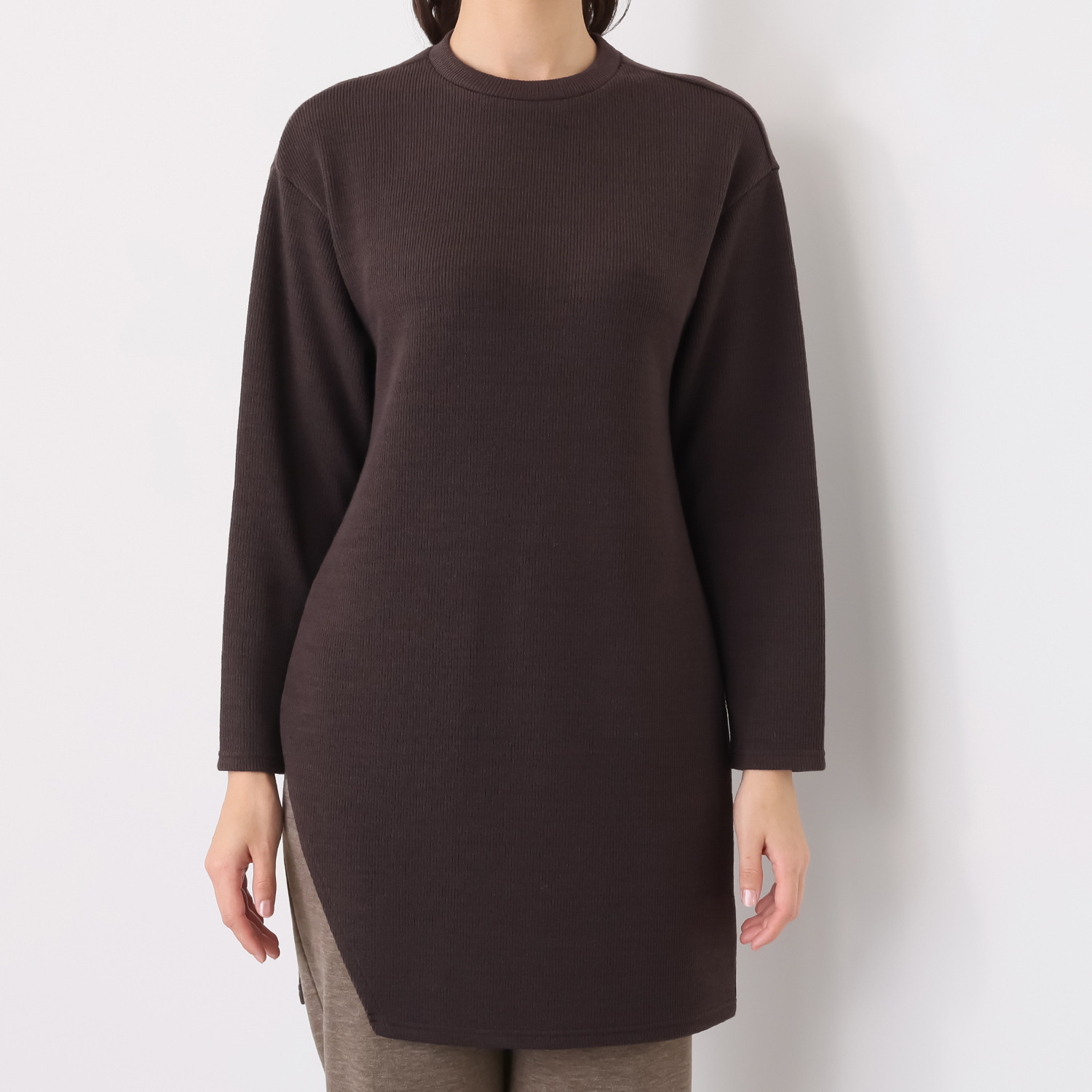 シルバーミントシュガー ふんわりフライス すらっとチュニックと 裏起毛ダブルフェイス ストレートパンツの セットアップ