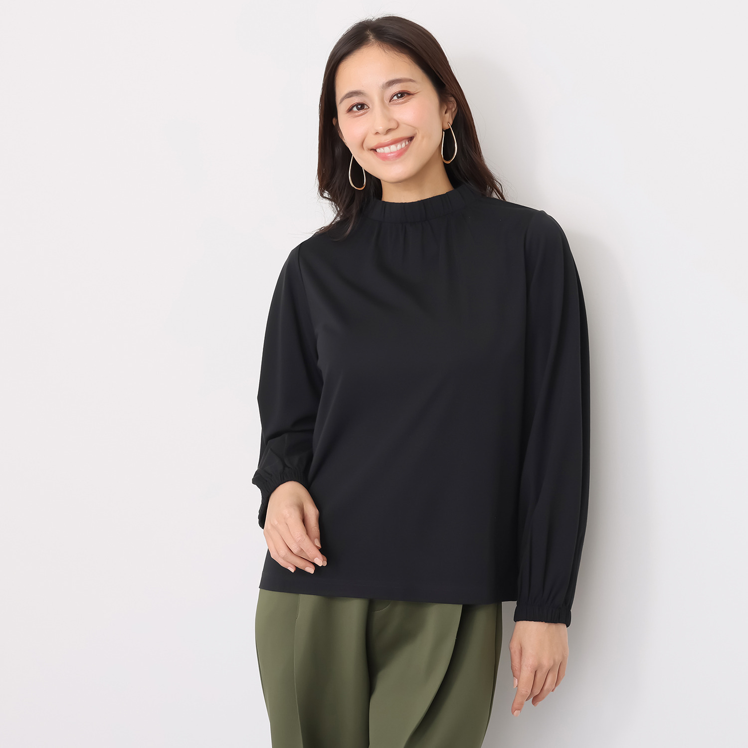 コモエリークローゼット 華やぎを添える ギャザープルオーバー