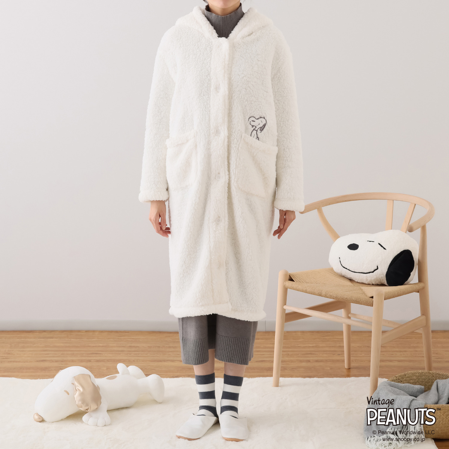 スヌーピー ＭＯＲＥ　ＳＬＥＥＰ 〜Ｗａｒｍ 　ａｎｄ　Ｃｏｚｙ〜 シープボア素材の あったか着る毛布