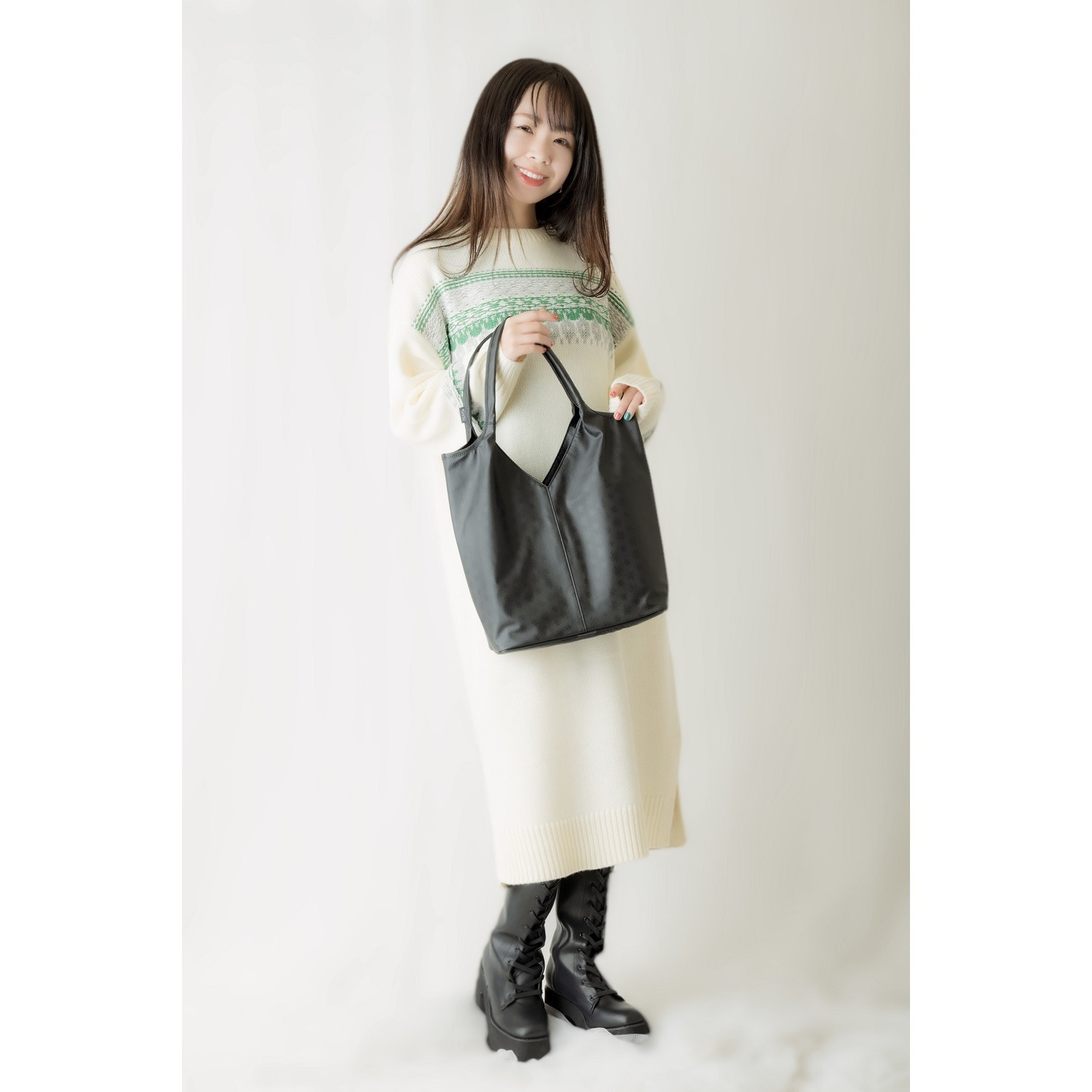 ラビラビ Ｖトートバッグ “ヤムティー” ＜Ｓ＞