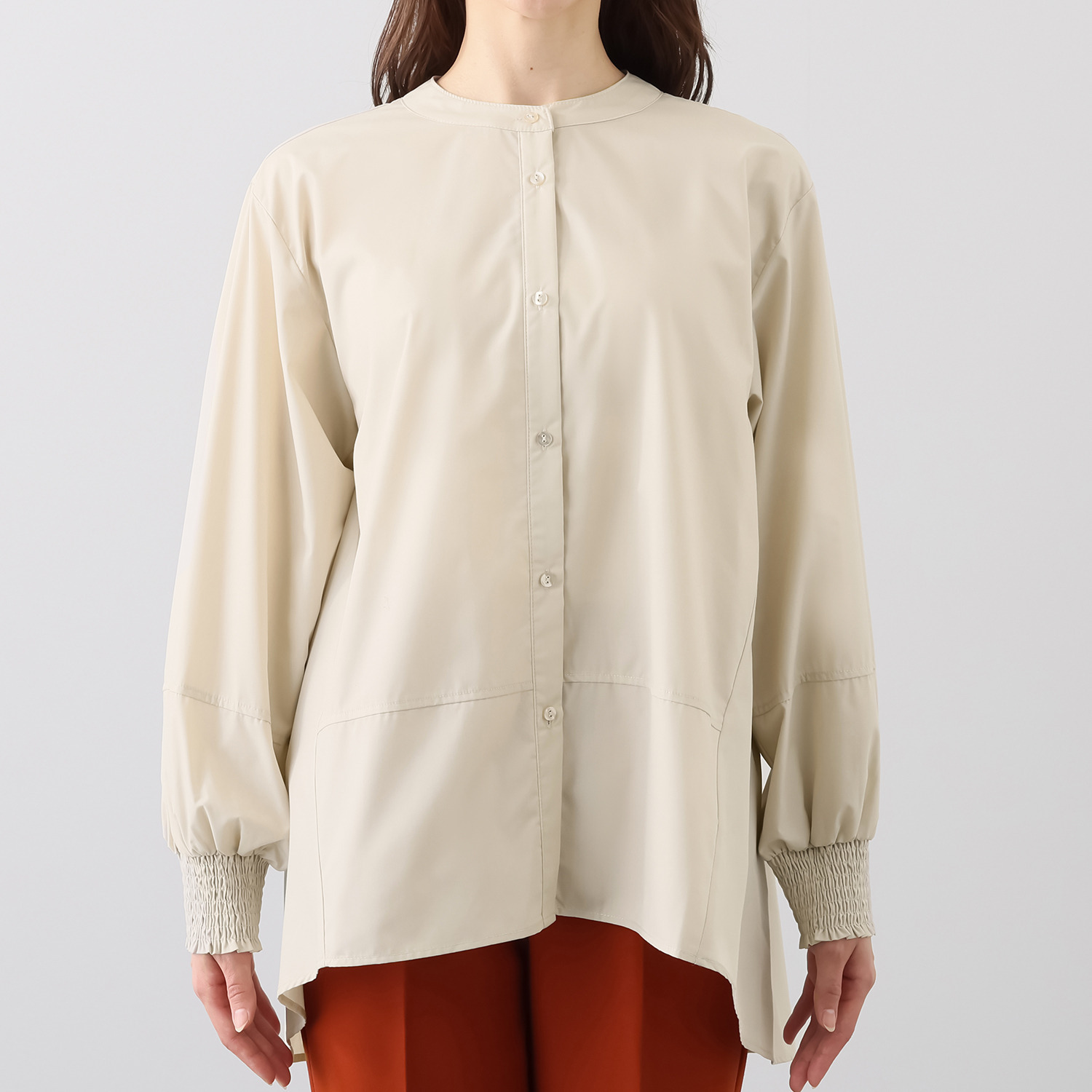 ラヴィーコンフォート バックスタイルに注目！ シャーリング＆ 袖コンシャスアクセント チュニックブラウス