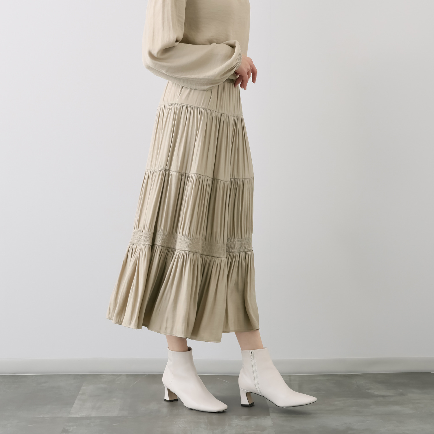 ラヴィーコンフォート シャーリング＆ ギャザーアクセント エレガンス＆モダン フレアースカート