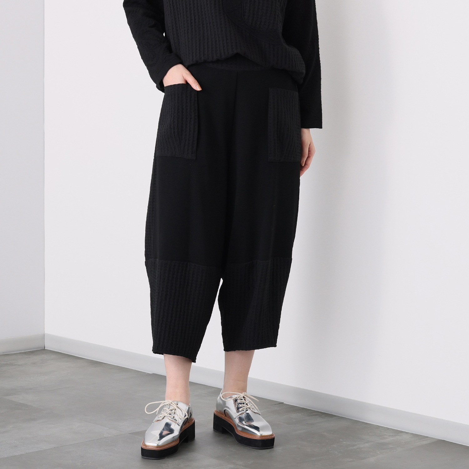 ヨシヨシ バイ　ピージェイ 異素材使い コクーンシルエット デザインワイドパンツ