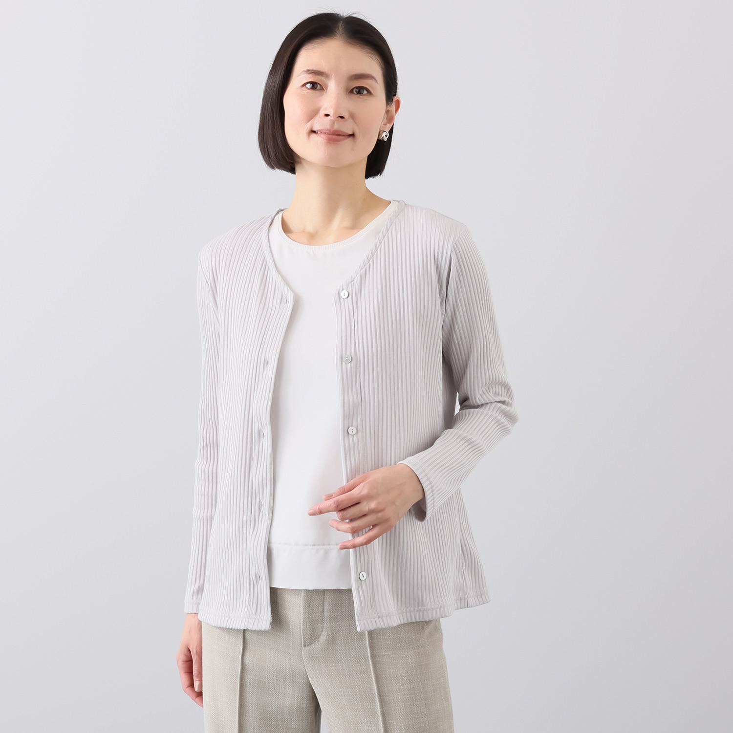 ココンライフ　ドゥ 吸水速乾 “シルック” Ｖネックカーディガン