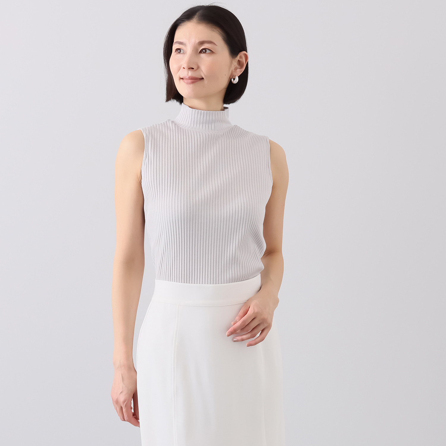 ココンライフ　ドゥ 吸水速乾 “シルック” ハイネック ノースリーブプルオーバー