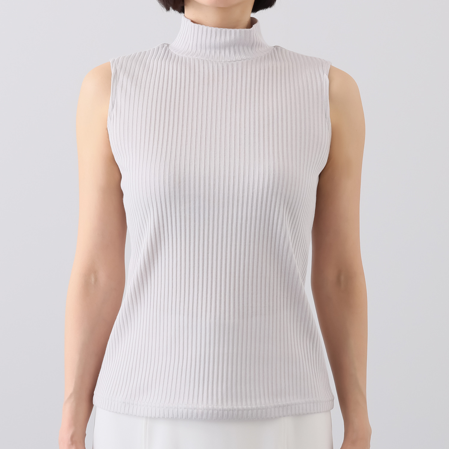 ココンライフ　ドゥ 吸水速乾 “シルック” ハイネック ノースリーブプルオーバー