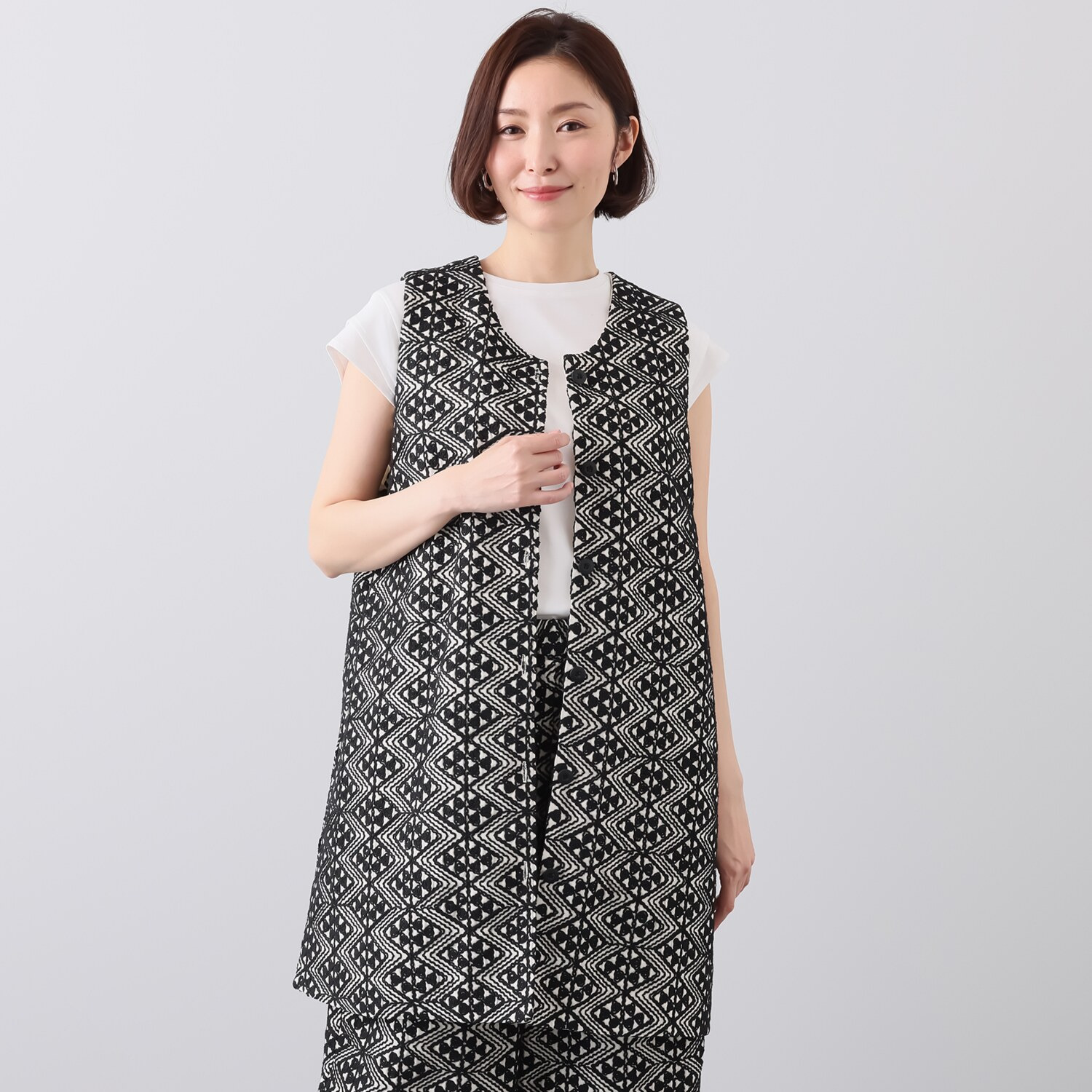 リルアンドリリー コード刺しゅう ２ウェイベスト