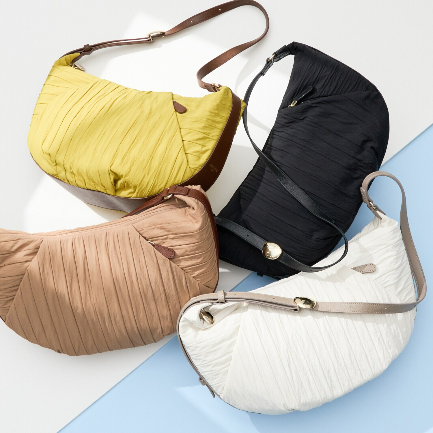 ミッシェル　クラン はっ水プリーツ ハーフムーン ショルダーバッグ