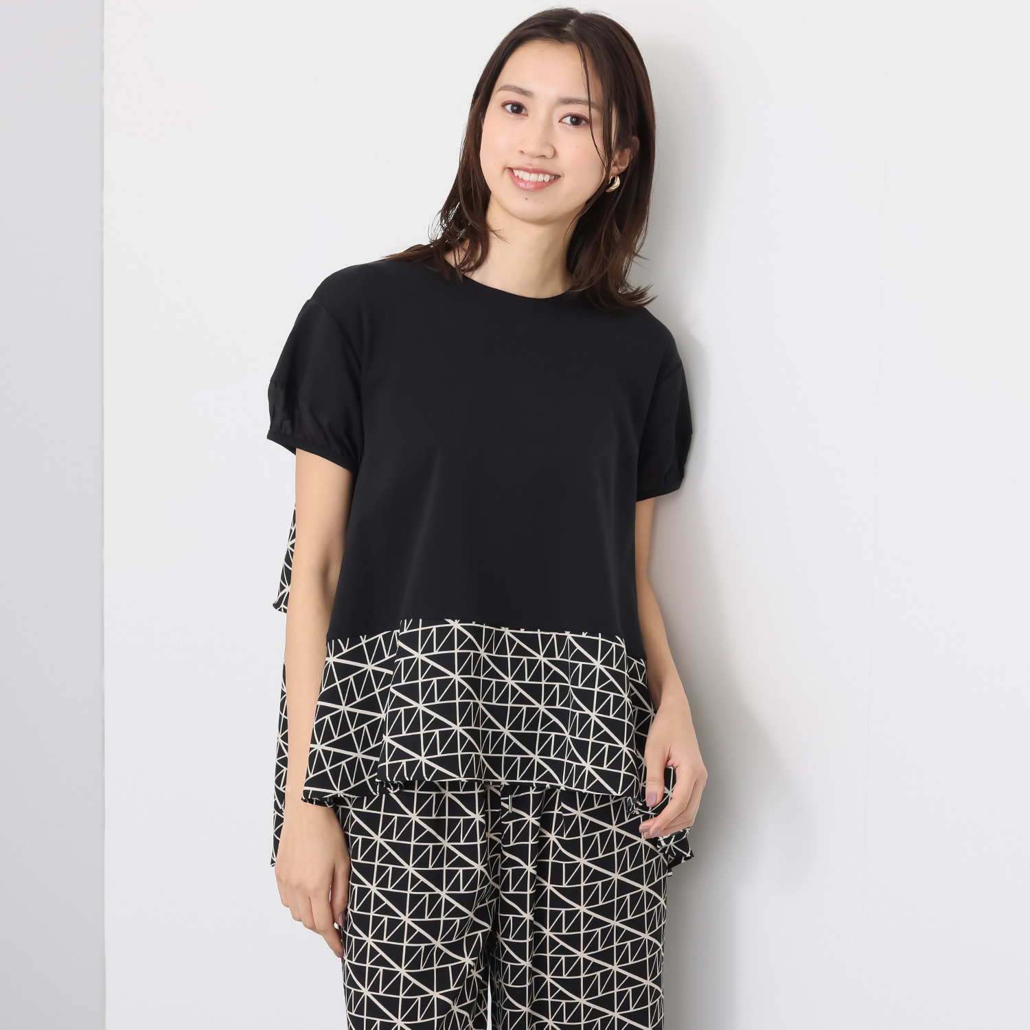 スタイル・ラヴィー バックグログランテープ アクセント プリント切替プルオーバー